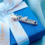 Срібна шпилька Мілана з позолотою і короною