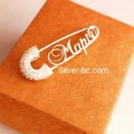 Шпилька срібна Марія з білими камінчиками