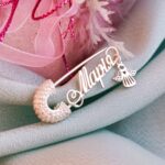 Шпилька срібна Марія з фіанітами і янголом