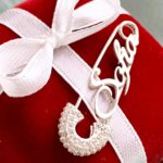 Срібна шпилька Sofia з білими камінчиками