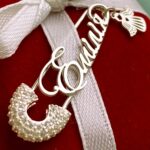 Шпилька срібна Емілія з фіанітами і янголом